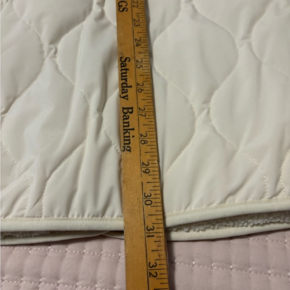 REVERSIBLE WINTER WHITE JACKET KOOKABURRA BY UGG.  SHERPA/QUILTED SNAP CLOSURE - Picture 7 of 11